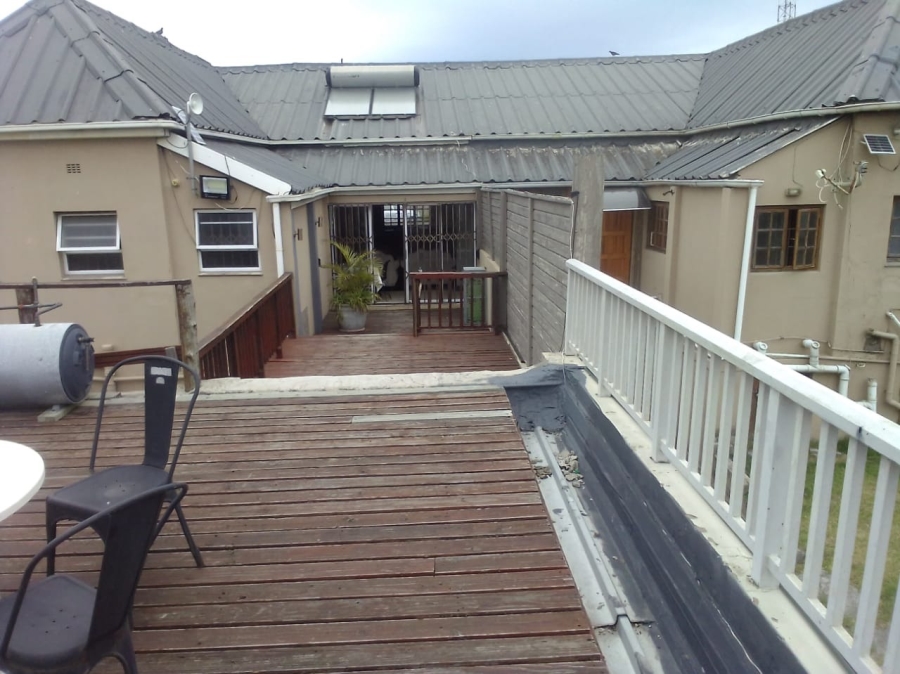 10 Bedroom Property for Sale in Quigney Eastern Cape